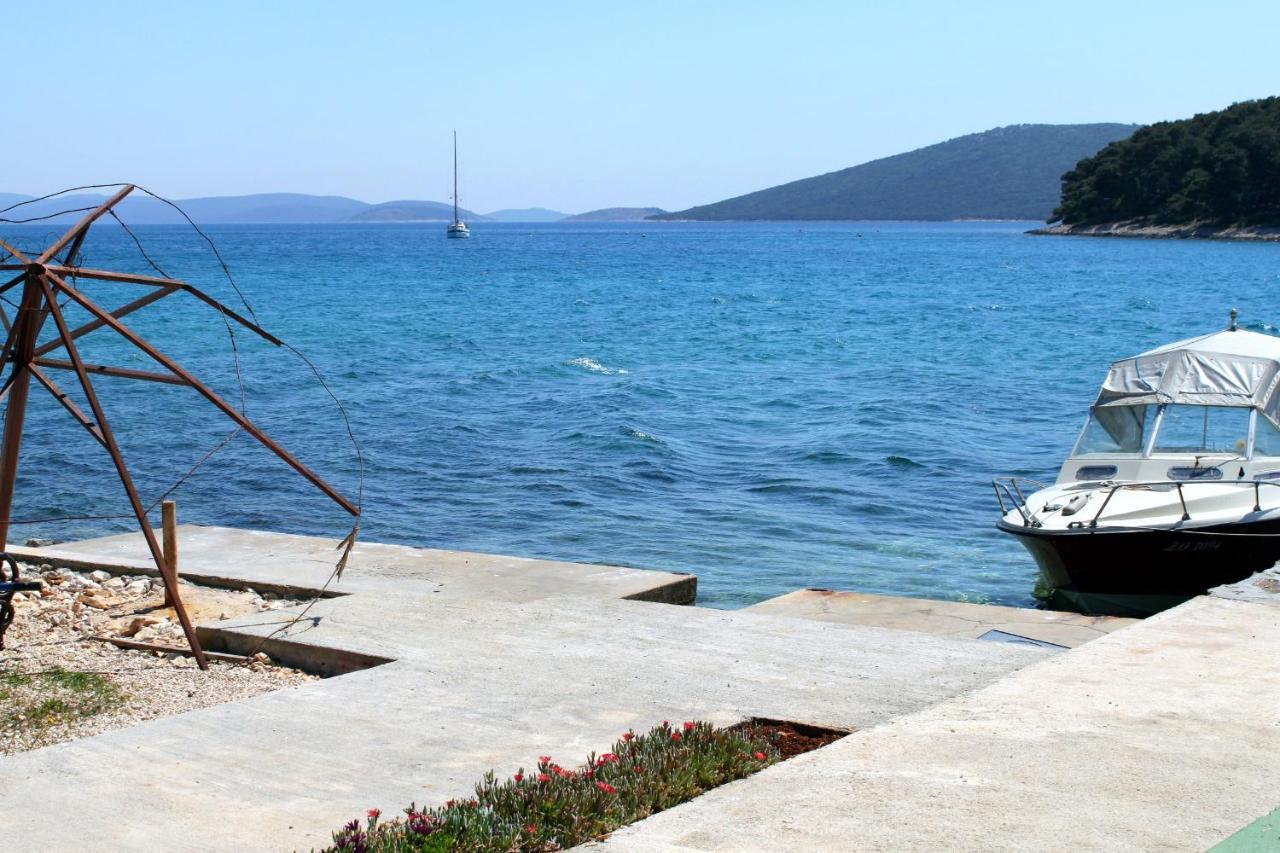 Apartments By The Sea Brgulje, Molat - 6241 Esterno foto
