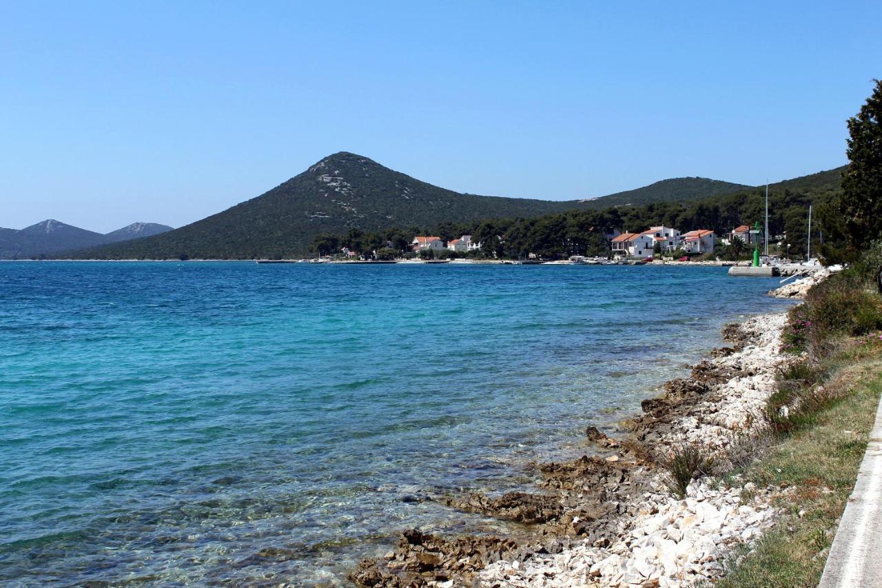 Apartments By The Sea Brgulje, Molat - 6241 Esterno foto